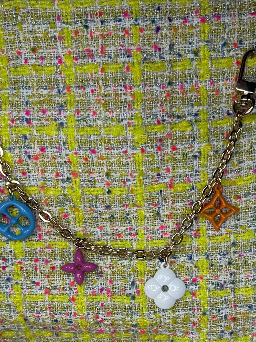 A great Gold Chain Charm Bracelet with Multicolor Flower Charms